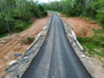Kondisi-jalan-bebas-hambatan-Batulicin-Banjarbaru-yang-sudah-teraspal-100-persen
